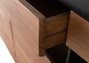 GINER Y COLOMER Aparador de madera de acacia natural y negra con iluminación